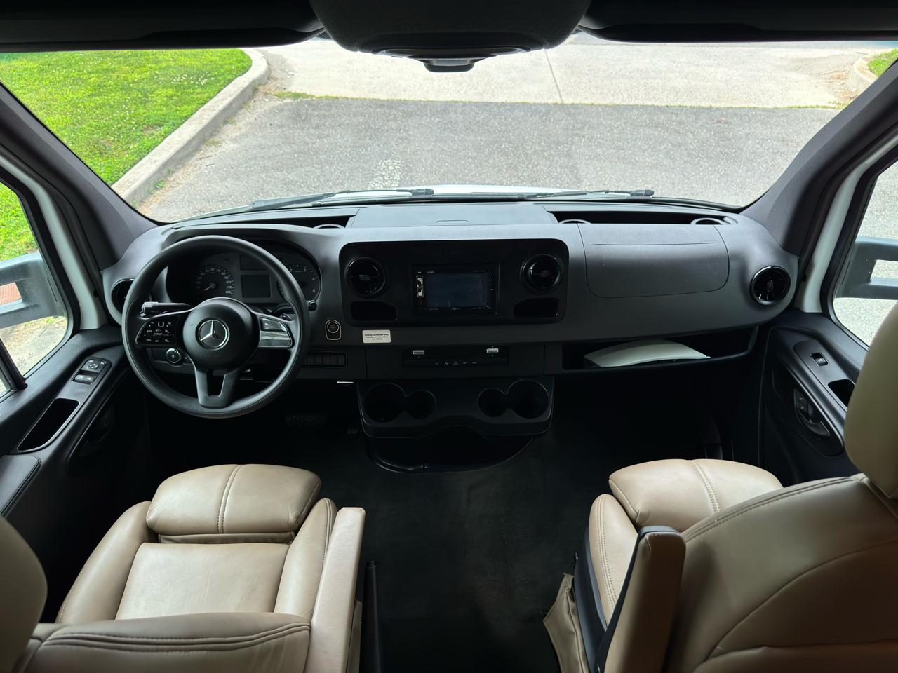 Thor Motor Coach Freedom Elite  2020