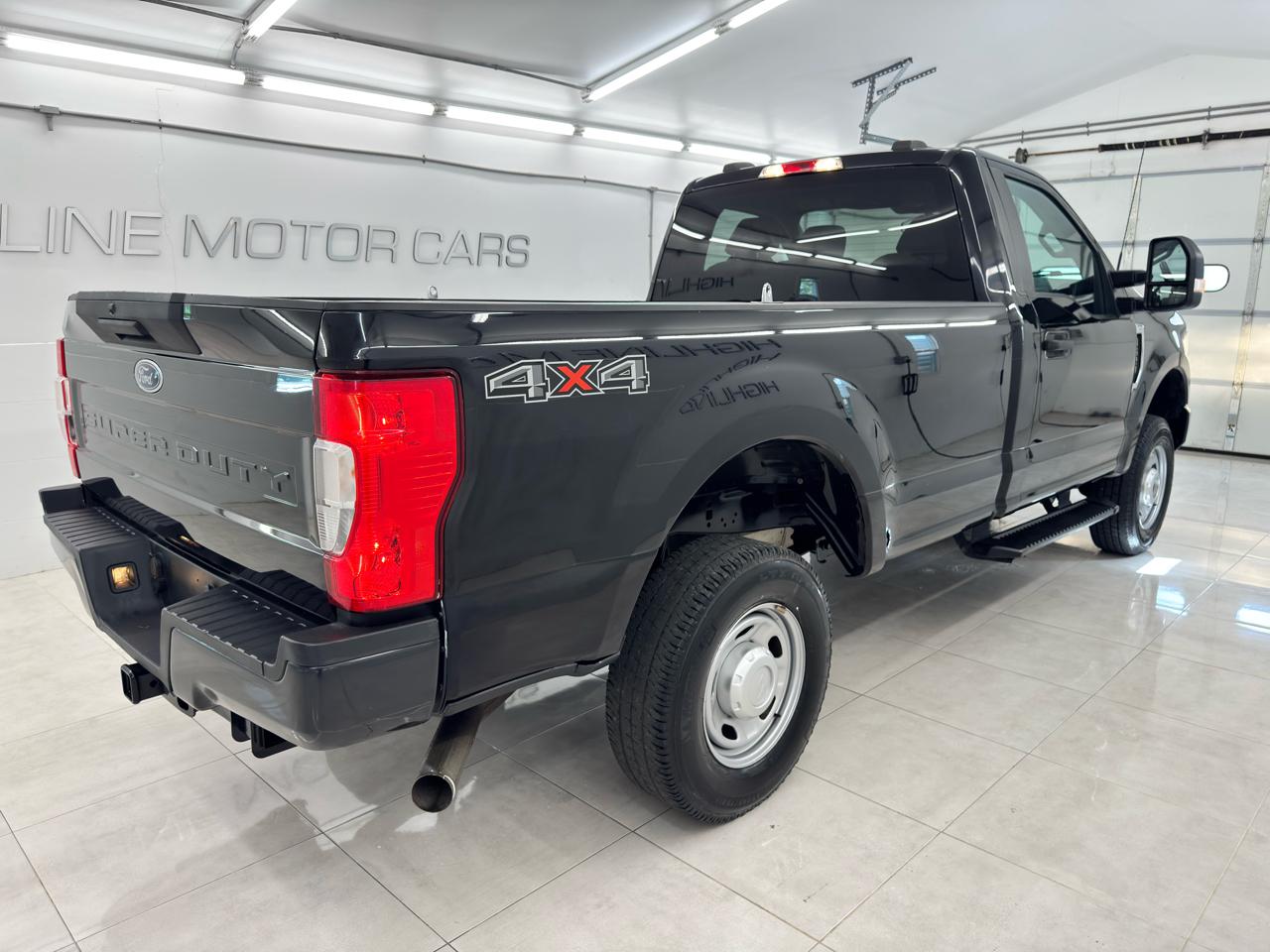 Ford Super Duty F-250 SRW XLT 4WD Reg Cab 8' Box 2022