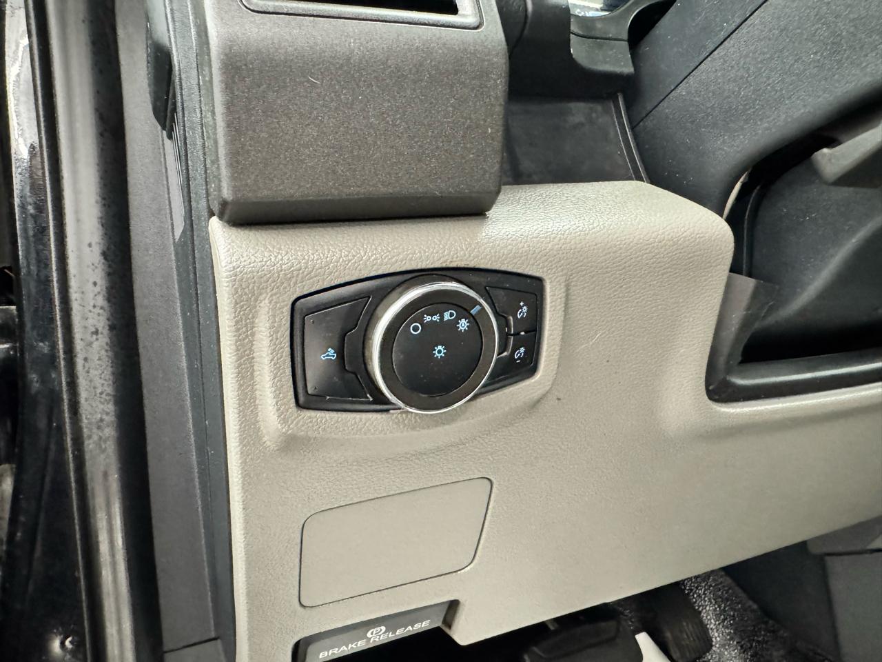 Ford Super Duty F-250 SRW XLT 4WD Reg Cab 8' Box 2022