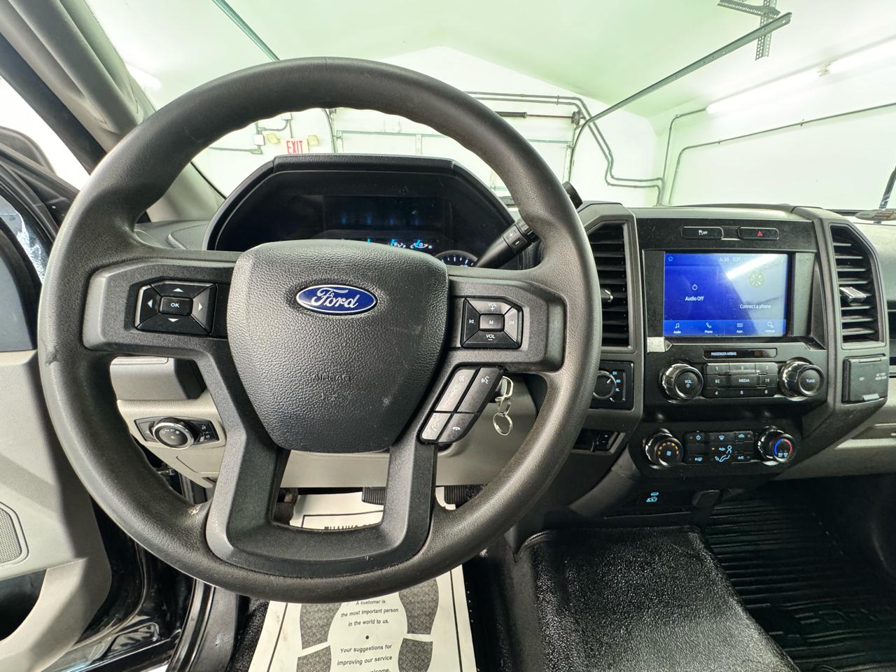 Ford Super Duty F-250 SRW XLT 4WD Reg Cab 8' Box 2022