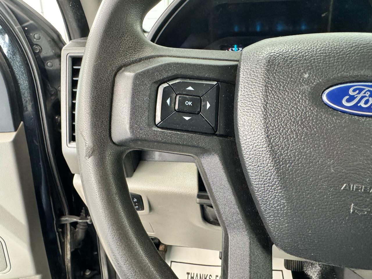 Ford Super Duty F-250 SRW XLT 4WD Reg Cab 8' Box 2022