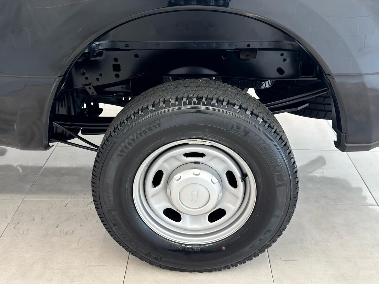Ford Super Duty F-250 SRW XLT 4WD Reg Cab 8' Box 2022