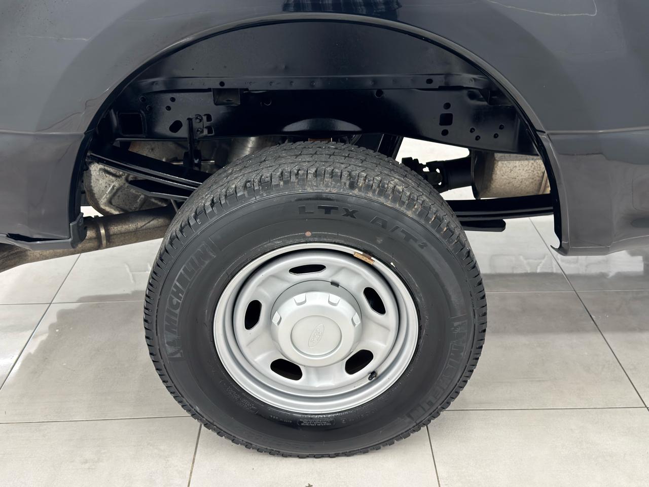 Ford Super Duty F-250 SRW XLT 4WD Reg Cab 8' Box 2022