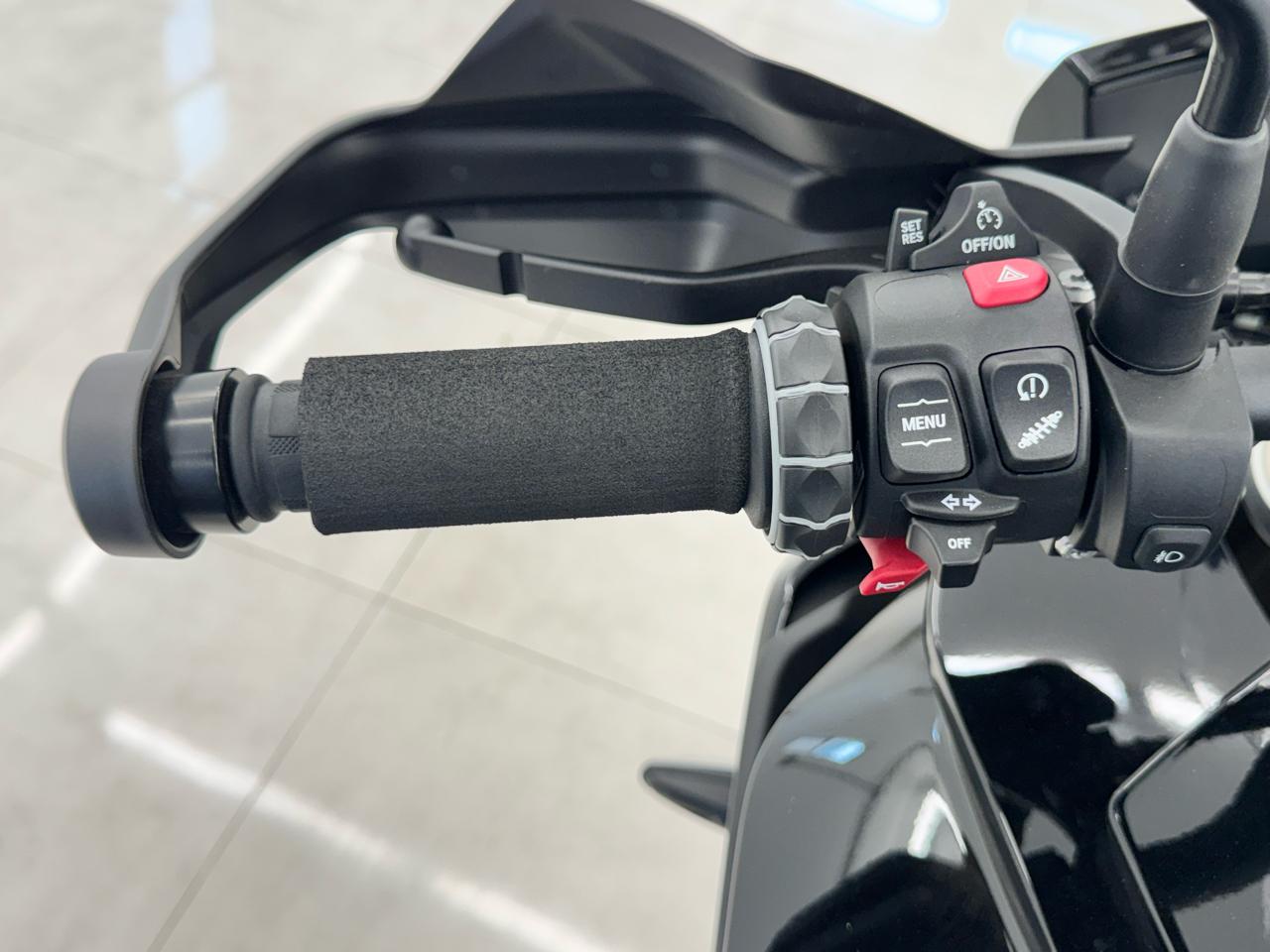 BMW S1000XR  2025