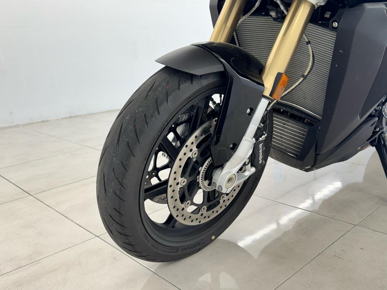 BMW S1000XR  2025