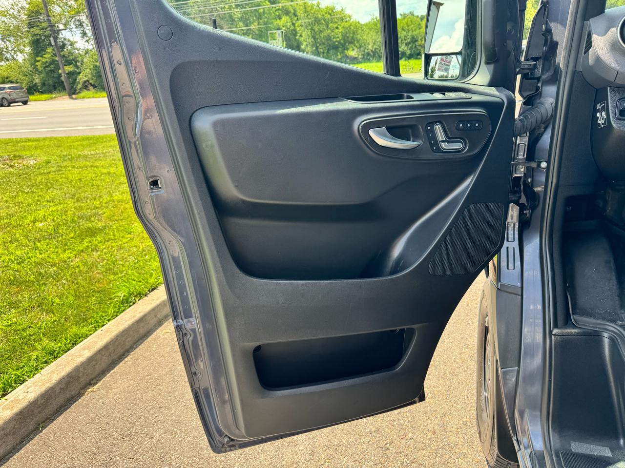 Mercedes-Benz Sprinter Van 2500 Standard Roof I4 Diesel HO 144" AWD 2024