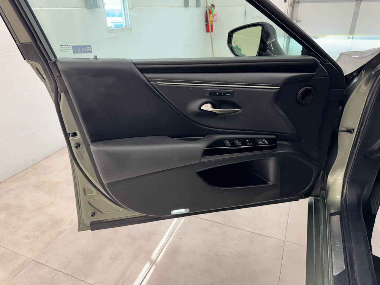 Lexus ES ES 350 FWD 2022