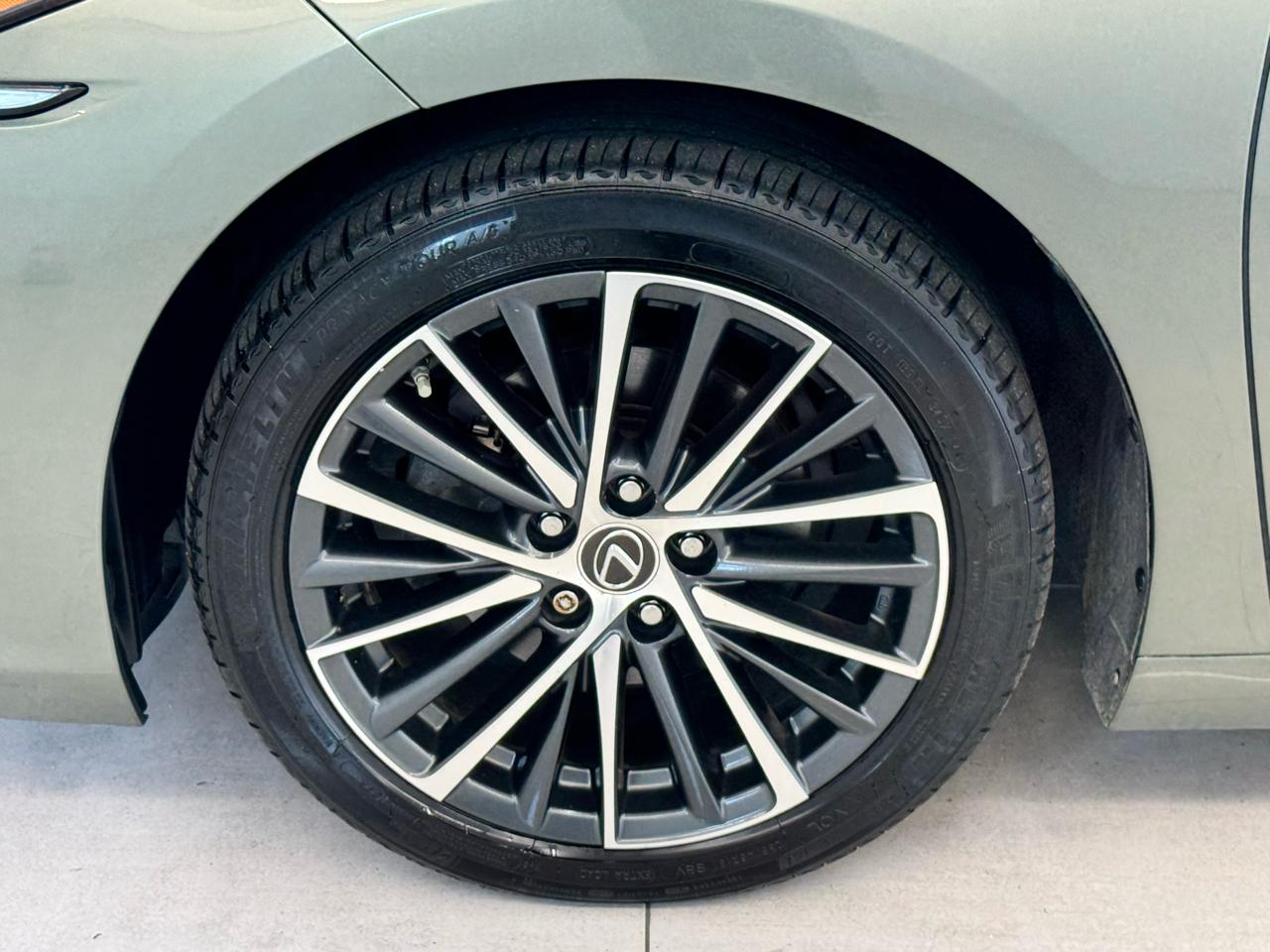 Lexus ES ES 350 FWD 2022