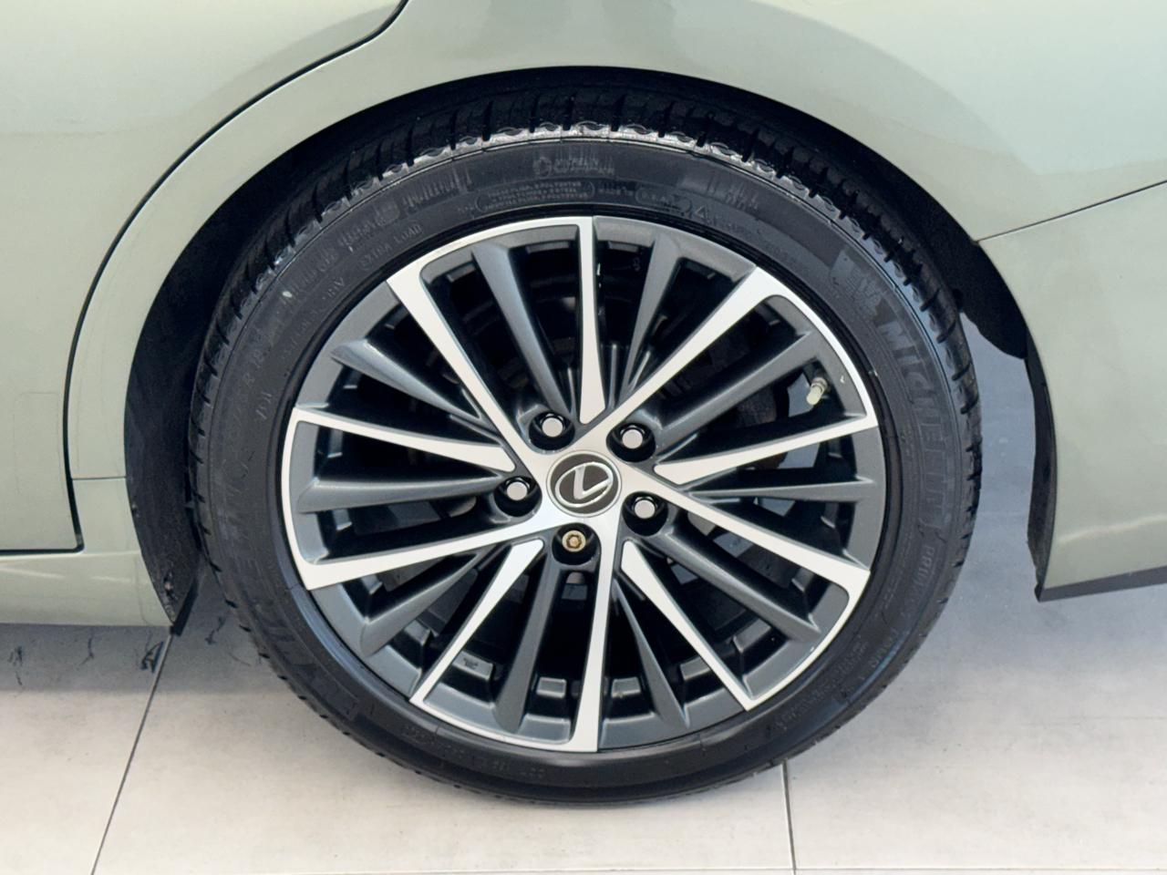 Lexus ES ES 350 FWD 2022
