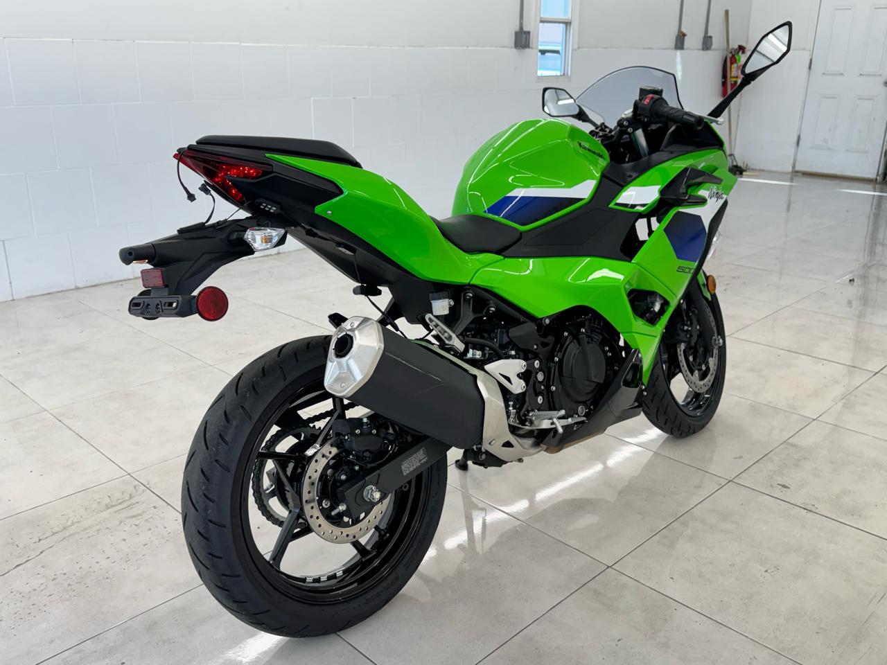 Kawasaki Ninja 500  2025