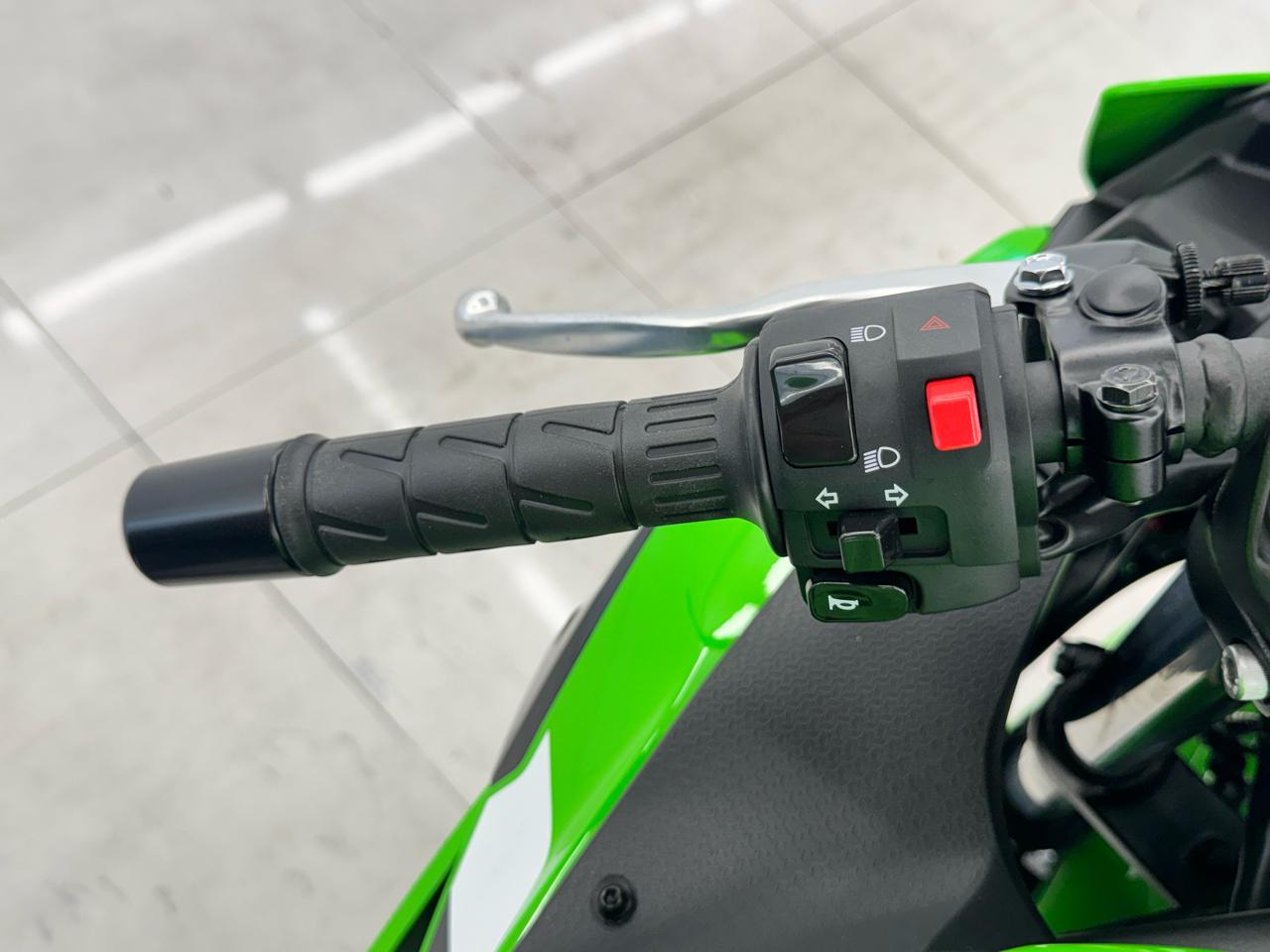 Kawasaki Ninja 500  2025
