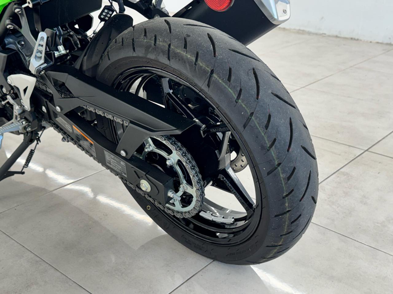 Kawasaki Ninja 500  2025