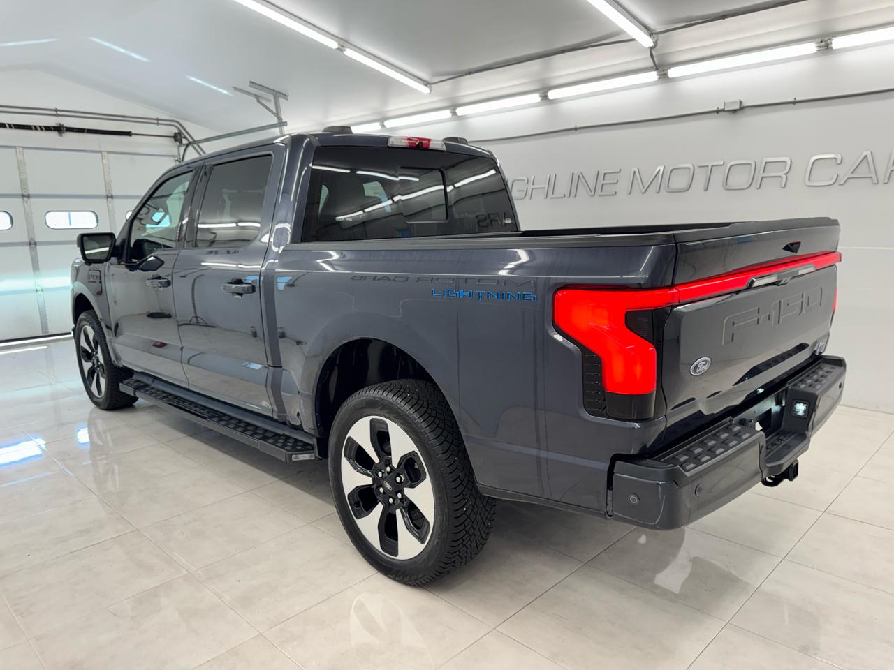 Ford F-150 Lightning Platinum 4WD SuperCrew 5.5' Box 2022
