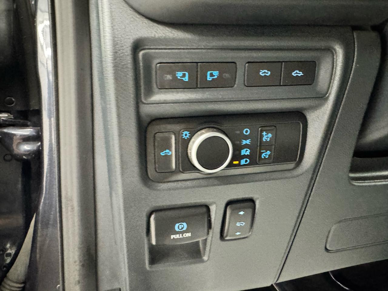 Ford F-150 Lightning Platinum 4WD SuperCrew 5.5' Box 2022