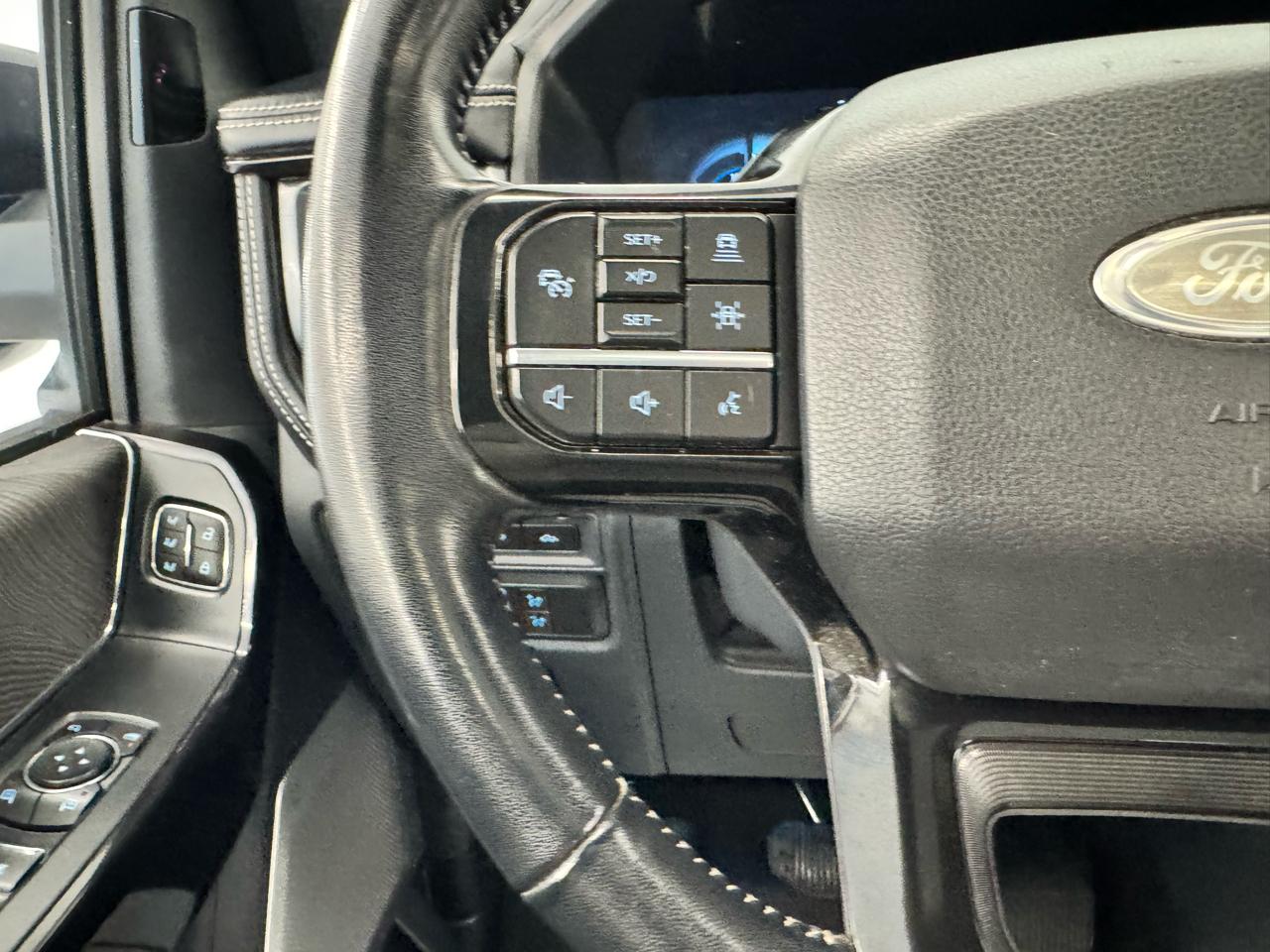 Ford F-150 Lightning Platinum 4WD SuperCrew 5.5' Box 2022