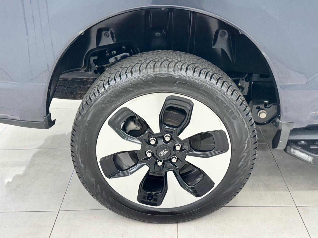 Ford F-150 Lightning Platinum 4WD SuperCrew 5.5' Box 2022