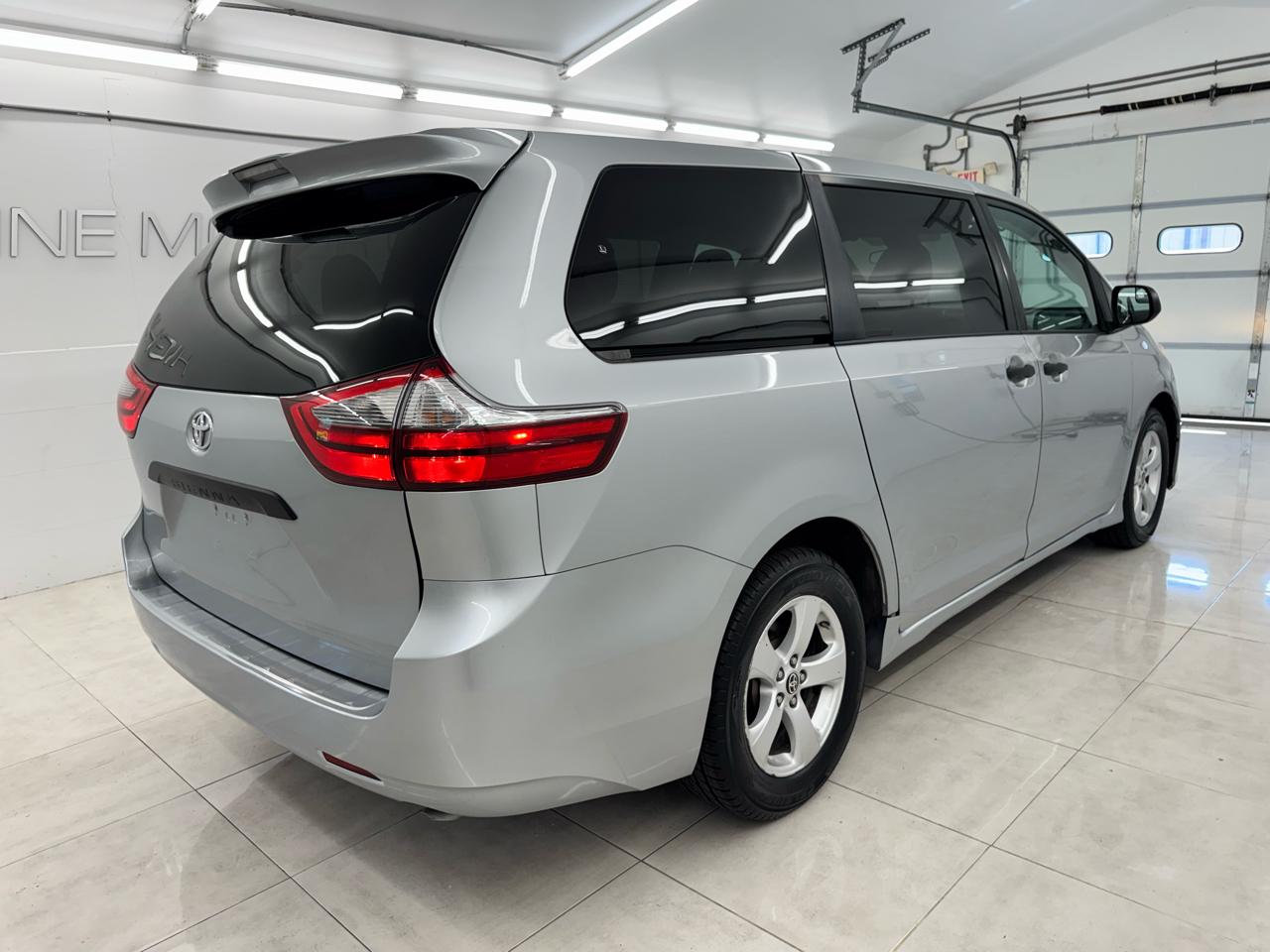 Toyota Sienna L FWD 7-Passenger (Natl) 2020