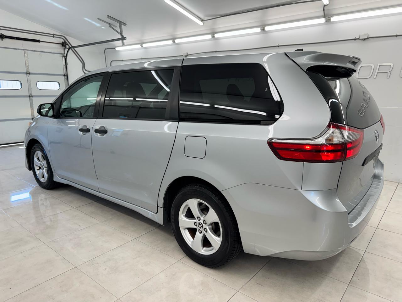 Toyota Sienna L FWD 7-Passenger (Natl) 2020