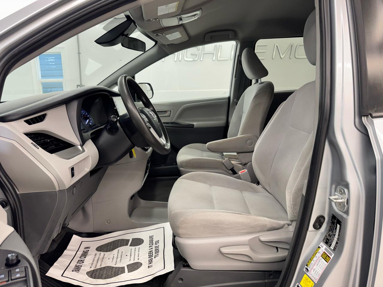 Toyota Sienna L FWD 7-Passenger (Natl) 2020