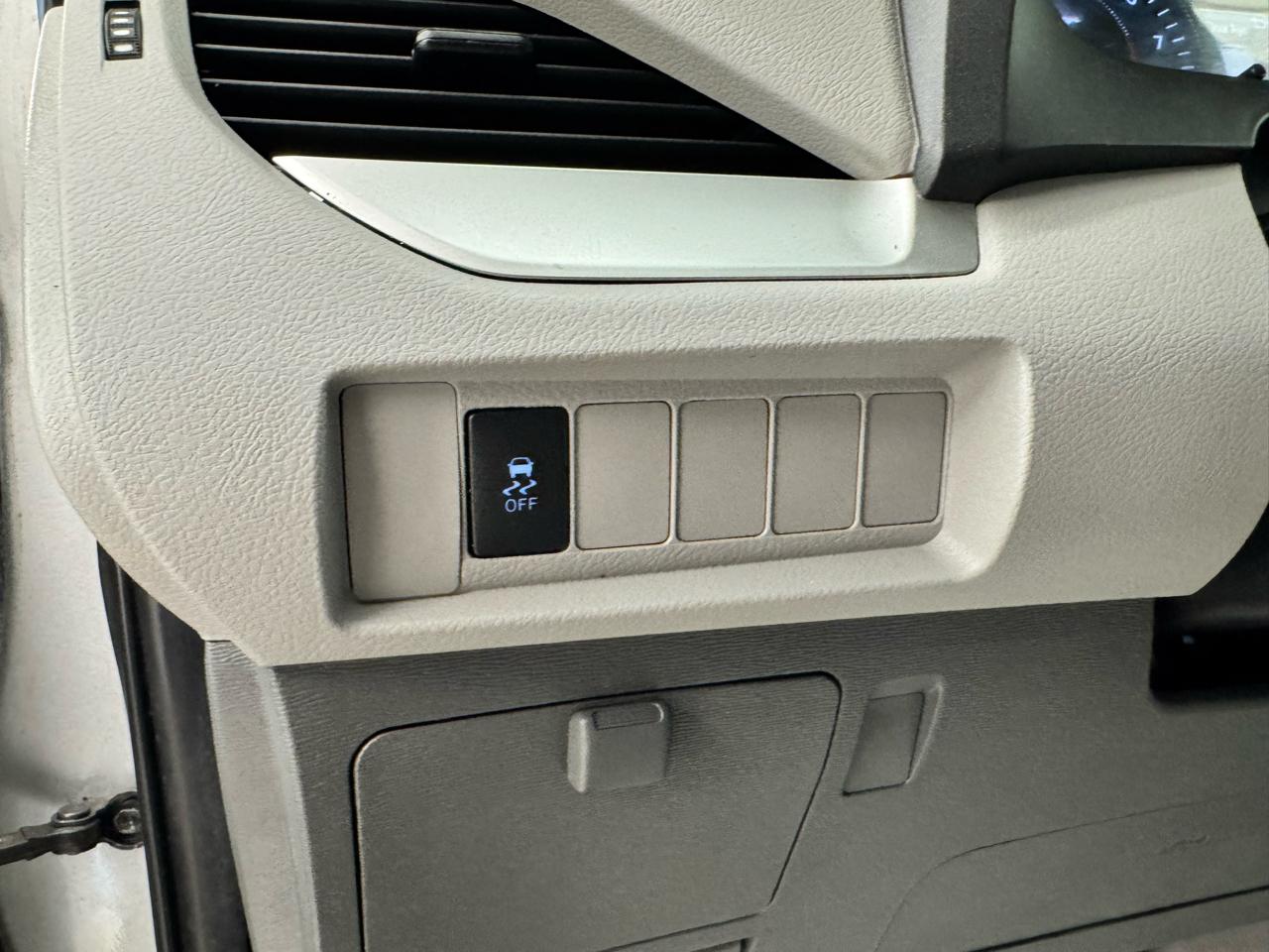 Toyota Sienna L FWD 7-Passenger (Natl) 2020