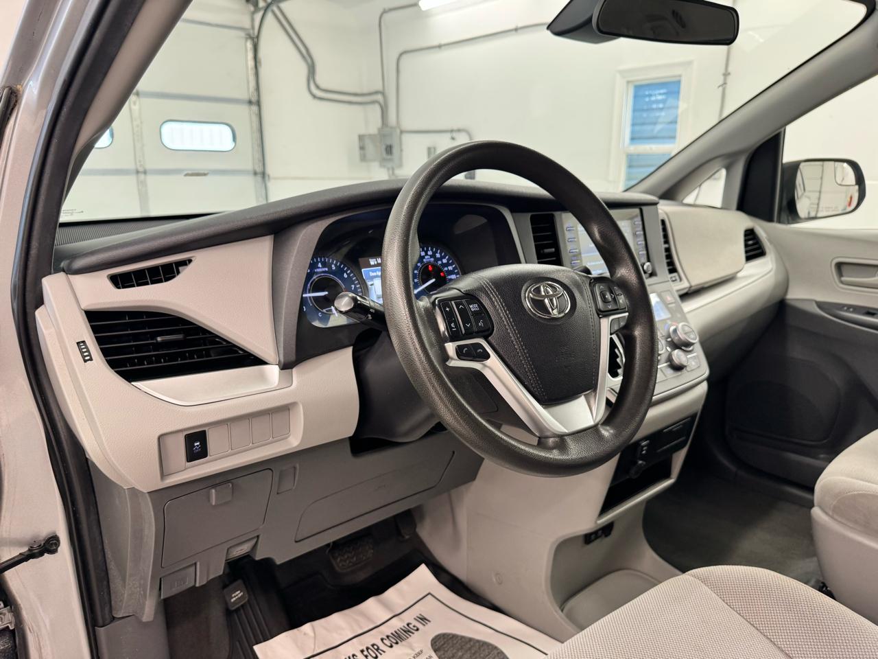 Toyota Sienna L FWD 7-Passenger (Natl) 2020