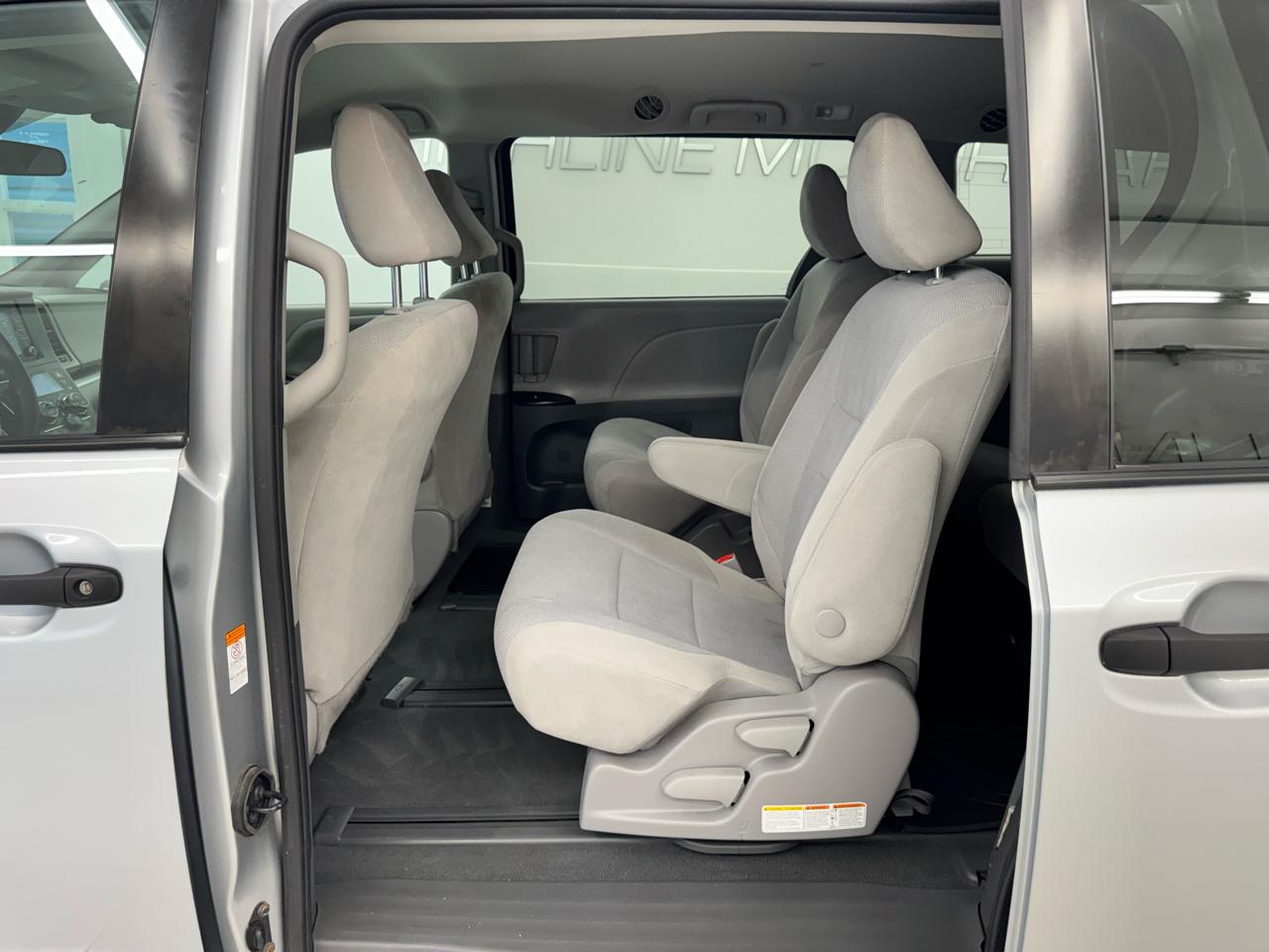 Toyota Sienna L FWD 7-Passenger (Natl) 2020