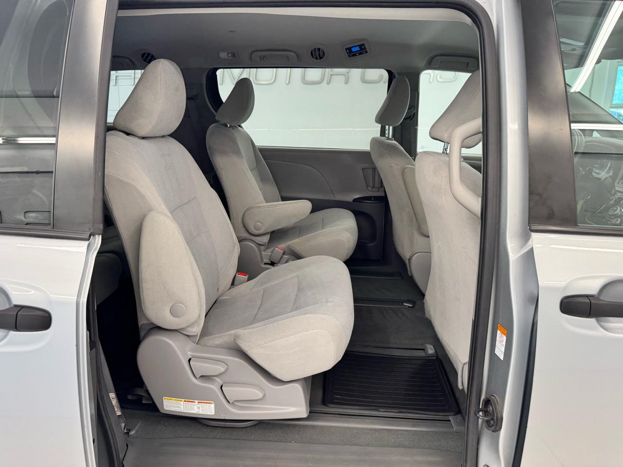 Toyota Sienna L FWD 7-Passenger (Natl) 2020