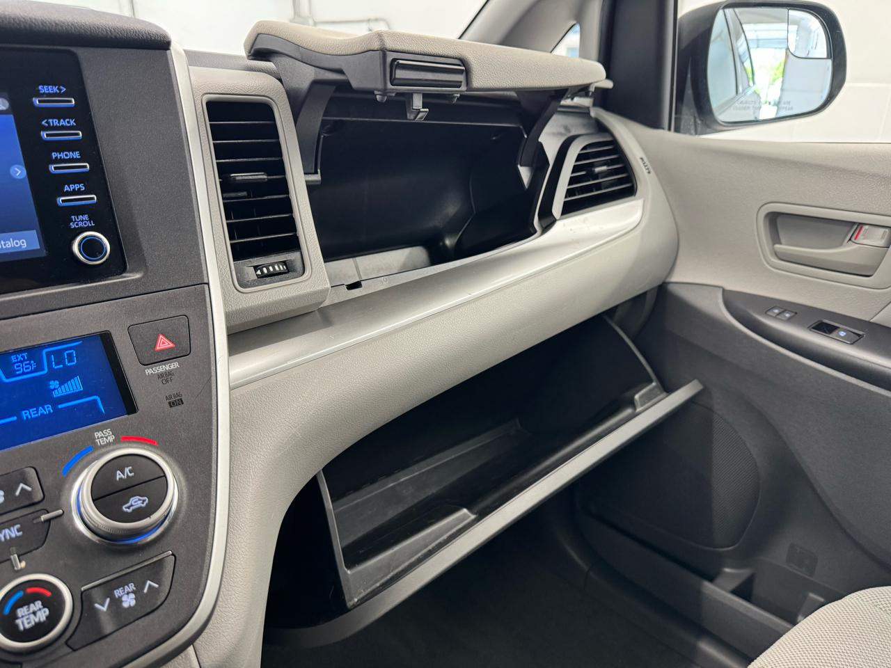 Toyota Sienna L FWD 7-Passenger (Natl) 2020