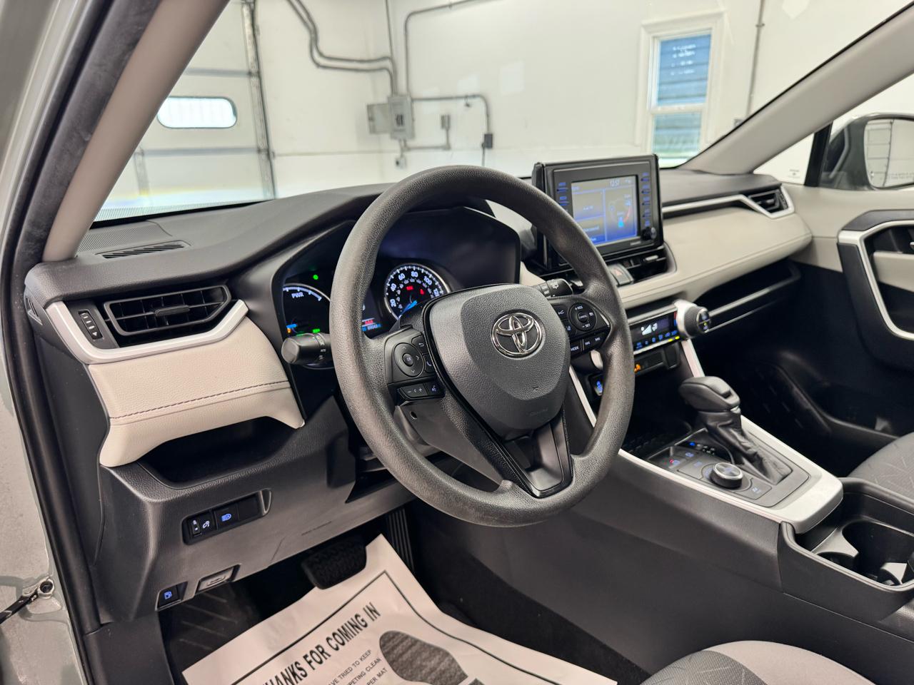 Toyota RAV4 Hybrid XLE AWD (Natl) 2021