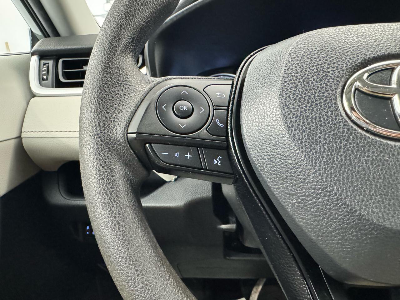 Toyota RAV4 Hybrid XLE AWD (Natl) 2021