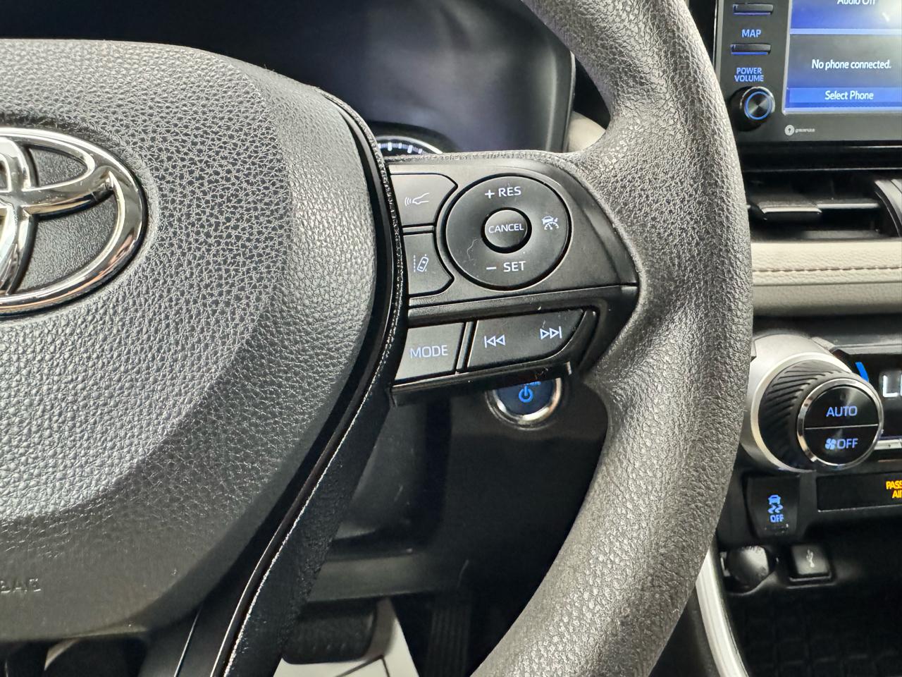 Toyota RAV4 Hybrid XLE AWD (Natl) 2021
