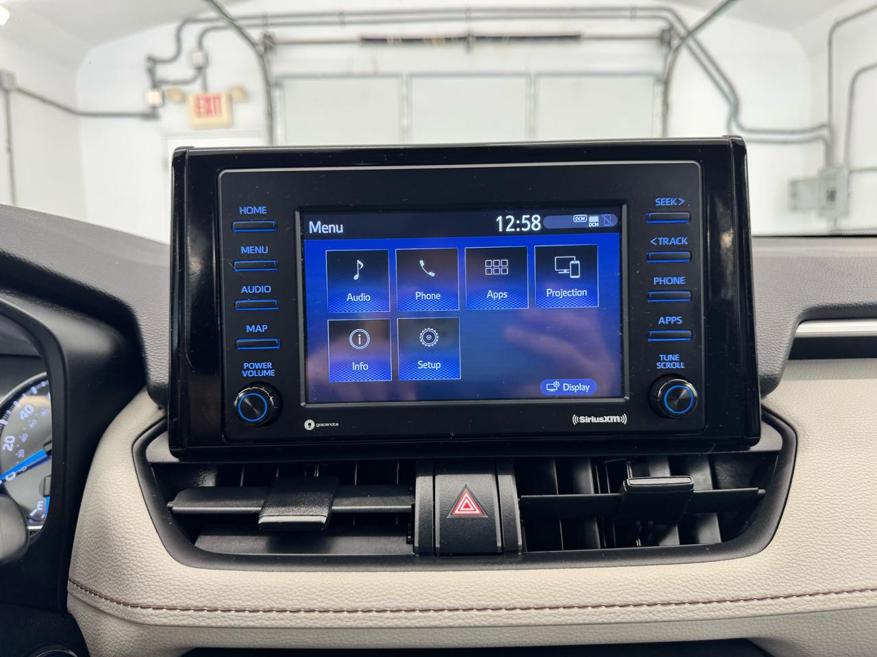Toyota RAV4 Hybrid XLE AWD (Natl) 2021