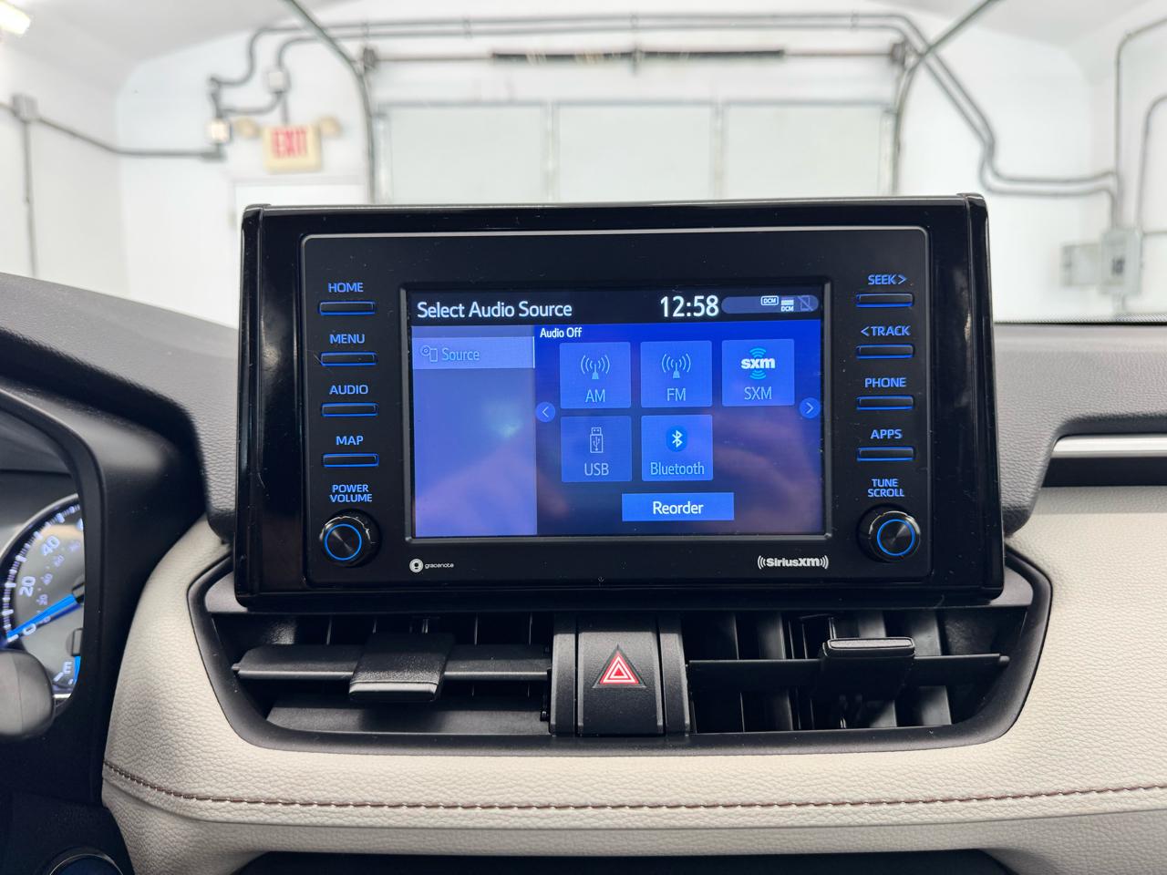 Toyota RAV4 Hybrid XLE AWD (Natl) 2021