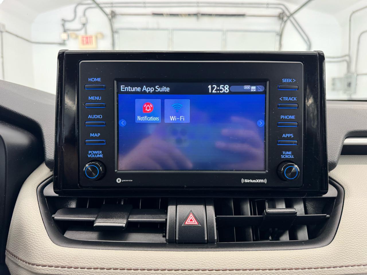 Toyota RAV4 Hybrid XLE AWD (Natl) 2021