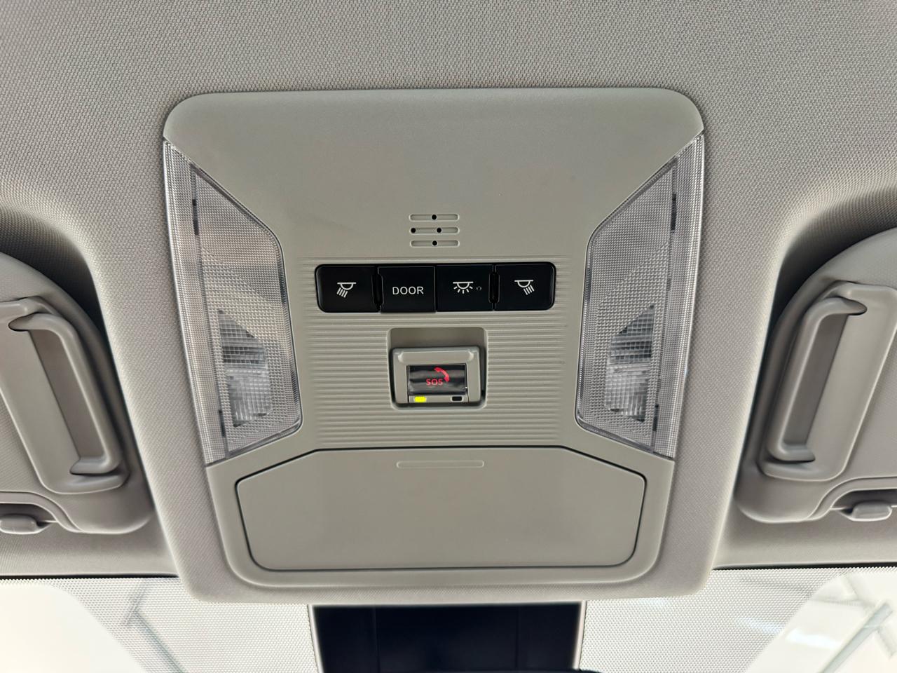 Toyota RAV4 Hybrid XLE AWD (Natl) 2021