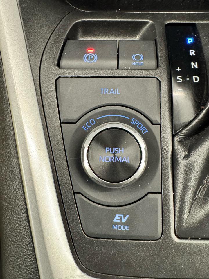 Toyota RAV4 Hybrid XLE AWD (Natl) 2021