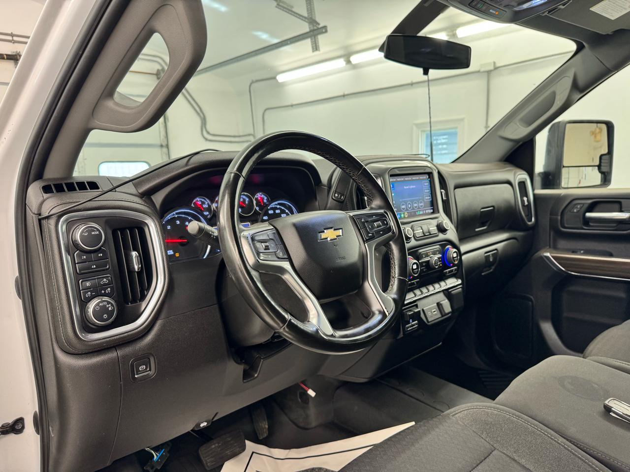 Chevrolet Silverado 2500HD 4WD Crew Cab 159" LT 2023