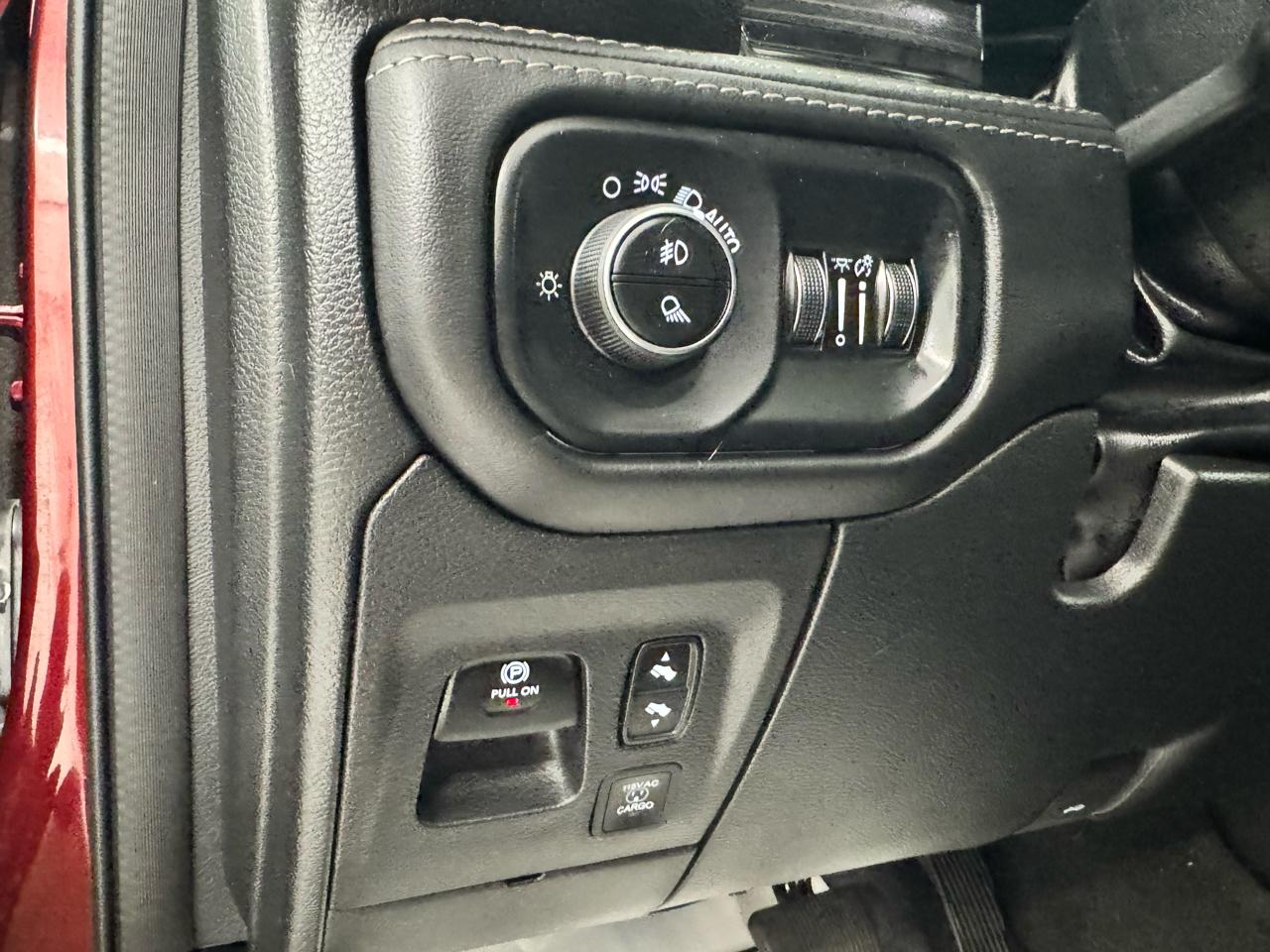 RAM 1500 Limited 4x4 Crew Cab 5'7" Box 2022