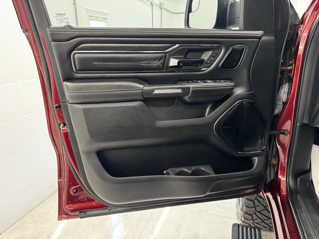 RAM 1500 Limited 4x4 Crew Cab 5'7" Box 2022