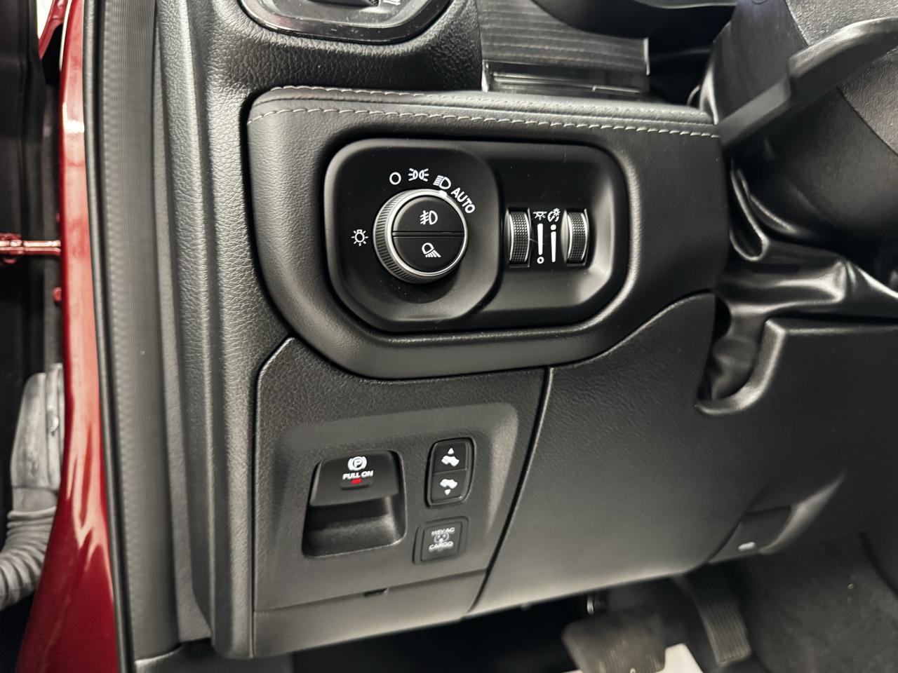 RAM 1500 Limited 4x4 Crew Cab 5'7" Box 2022
