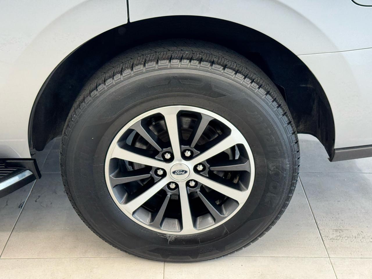 Ford Expedition XLT 4x2 2021