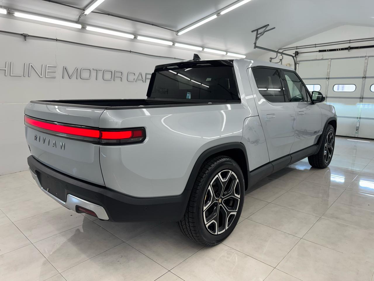 Rivian R1T Adventure Dual-Motor Max Pack 2025
