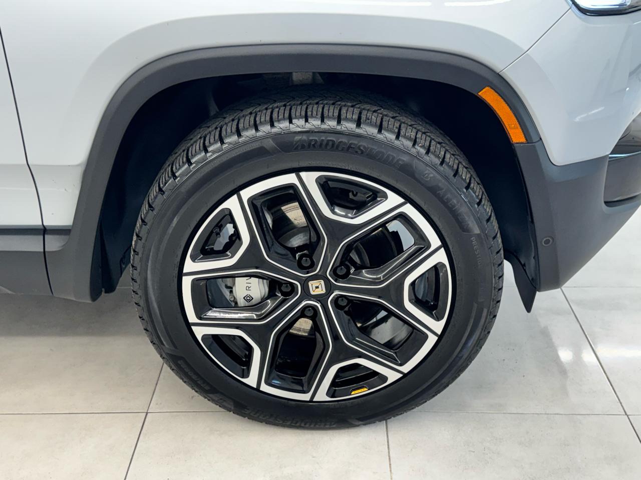 Rivian R1T Adventure Dual-Motor Max Pack 2025