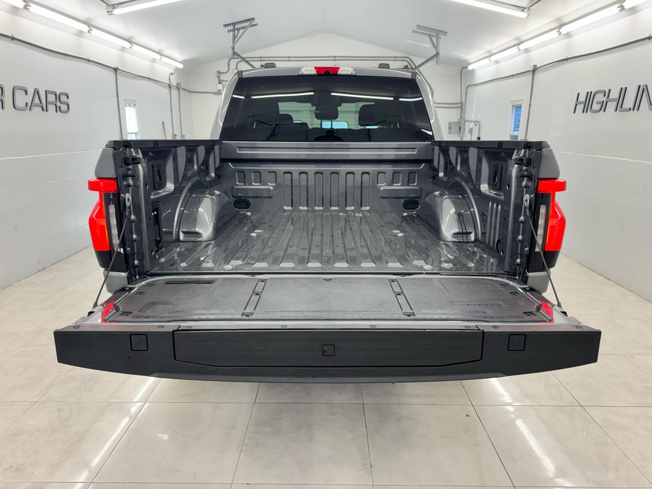 Ford F-150 Lightning Platinum 4WD SuperCrew 5.5' Box 2023