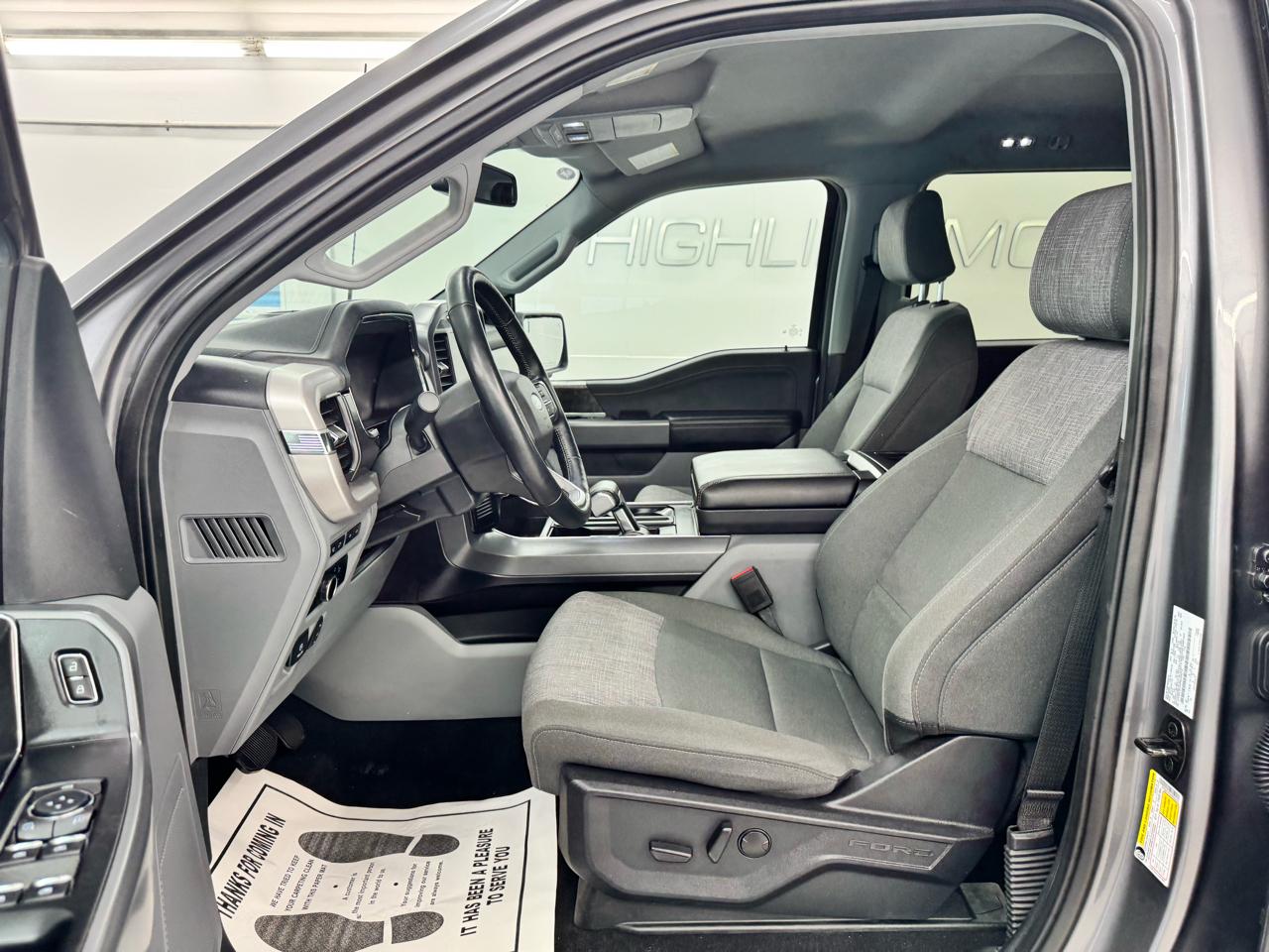 Ford F-150 Lightning Platinum 4WD SuperCrew 5.5' Box 2023
