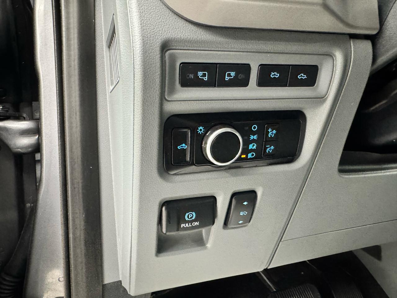 Ford F-150 Lightning Platinum 4WD SuperCrew 5.5' Box 2023