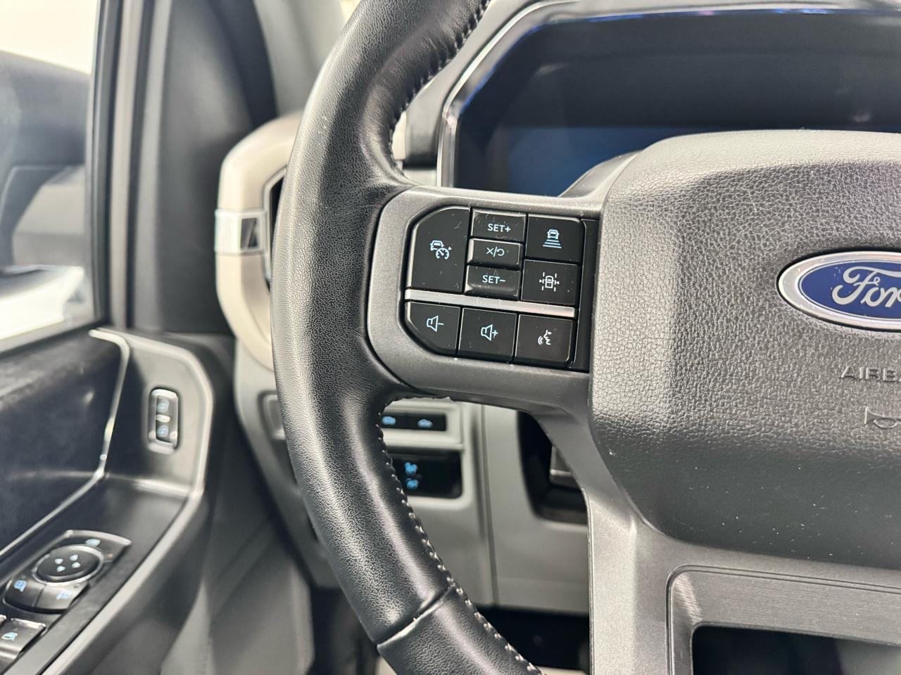 Ford F-150 Lightning Platinum 4WD SuperCrew 5.5' Box 2023