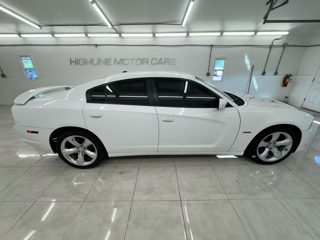 Dodge Charger 4dr Sdn RT Max RWD 2013