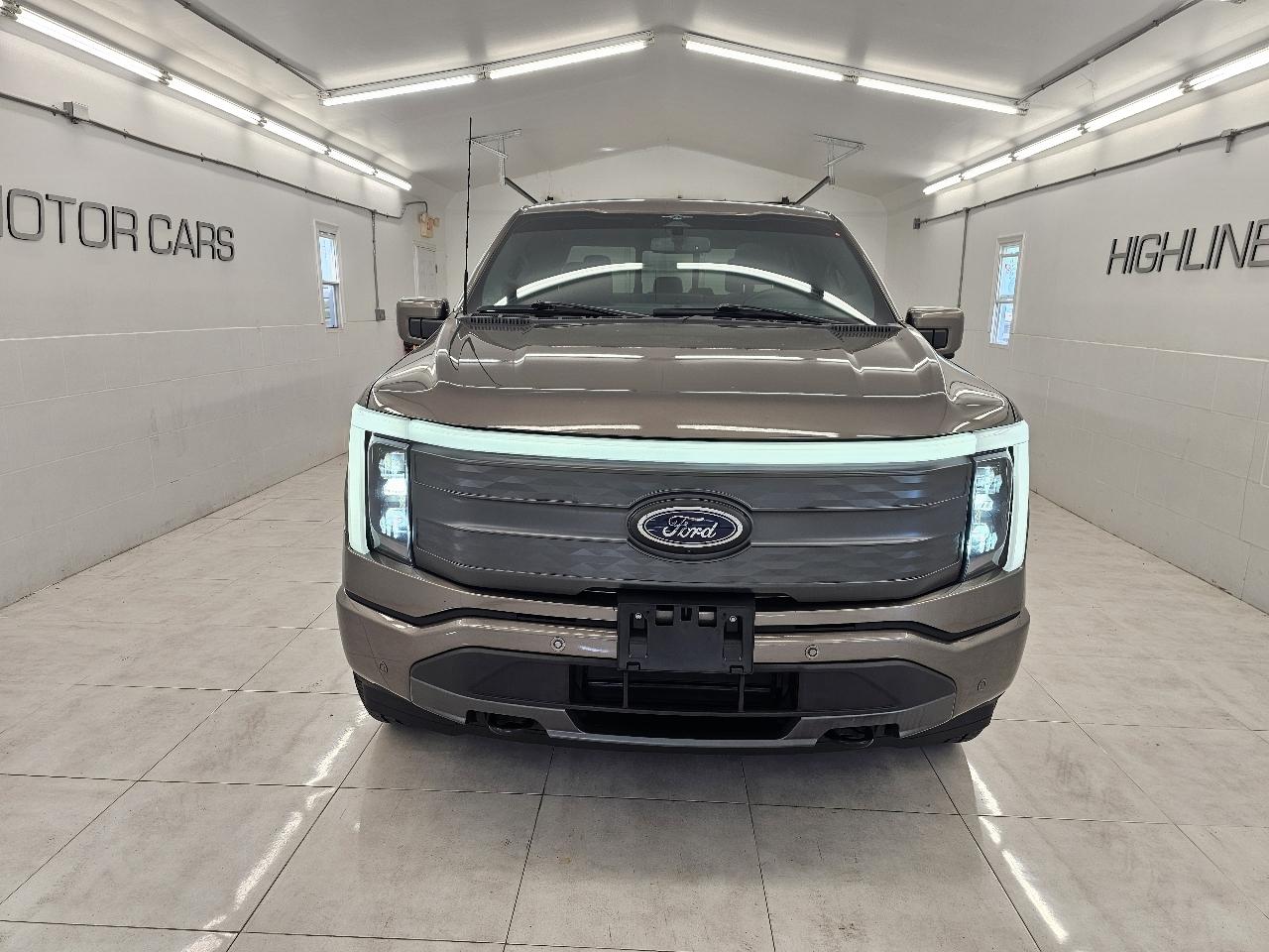 Ford F-150 Lightning Platinum 4WD SuperCrew 5.5' Box 2023