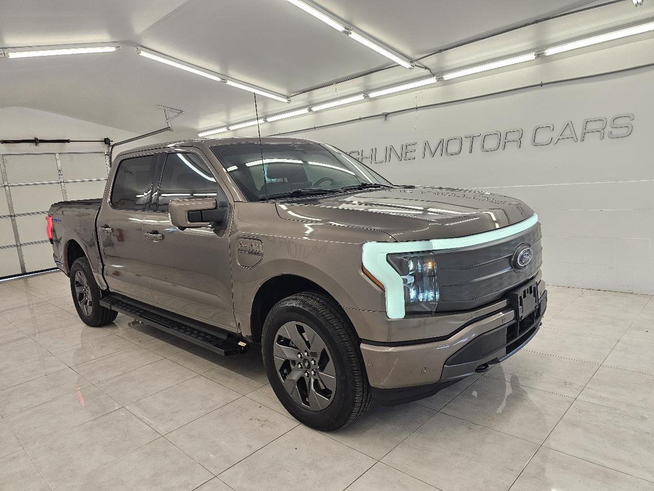 Ford F-150 Lightning Platinum 4WD SuperCrew 5.5' Box 2023